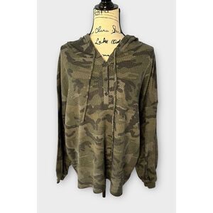 Daytrip Women's Large Camo Buttoned Pullover Hooded Long Sleeve Top Sweatshirt